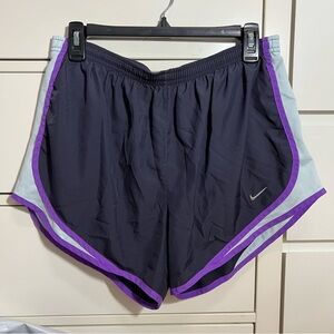 Nike tempo shorts L